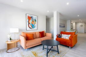 New 140m2 loft-style flat at town heart, 3 beaches close CASA LEON